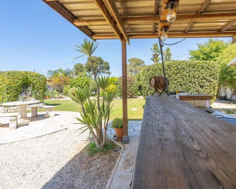 6 bedroom Villa for sale