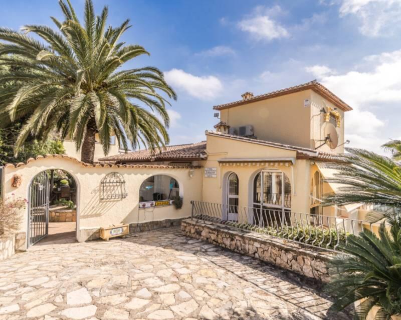6 bedroom Villa for sale