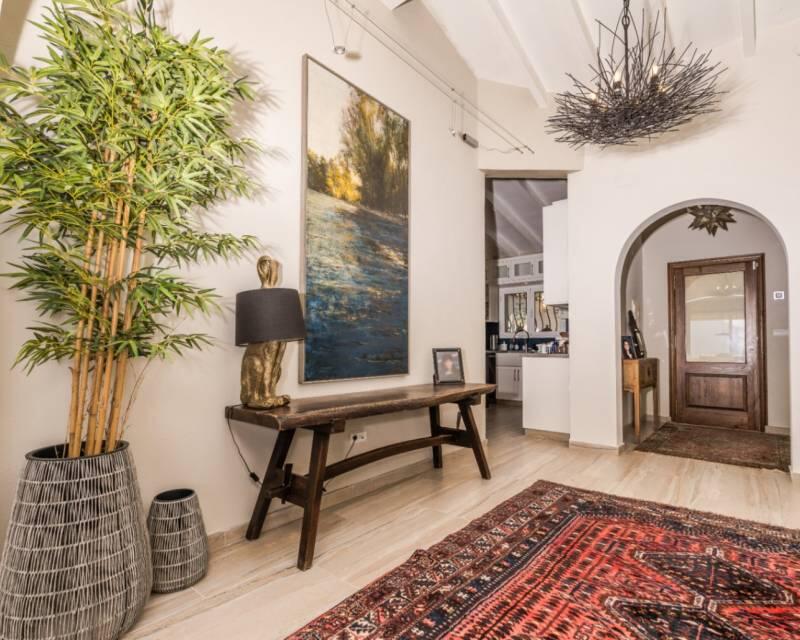 6 bedroom Villa for sale
