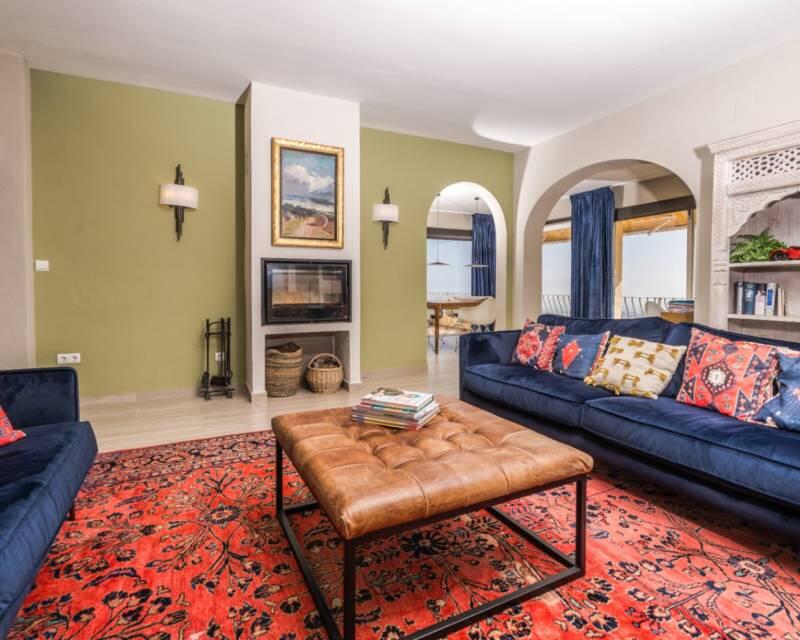 6 bedroom Villa for sale