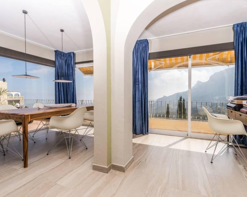 6 bedroom Villa for sale
