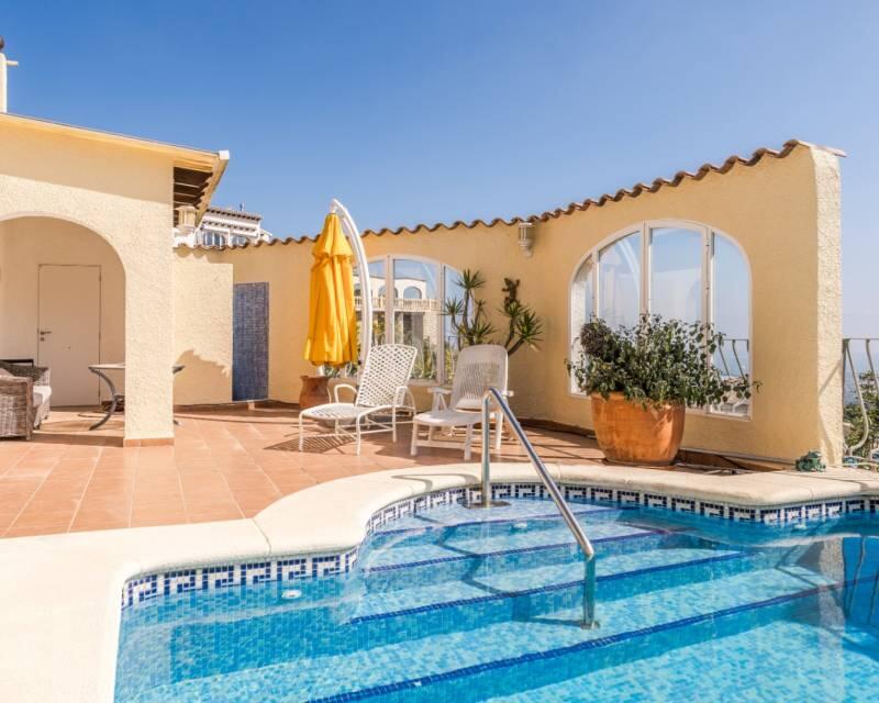 6 bedroom Villa for sale