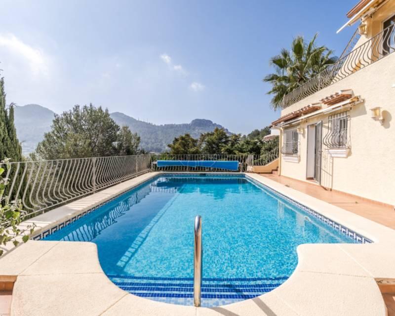 6 bedroom Villa for sale