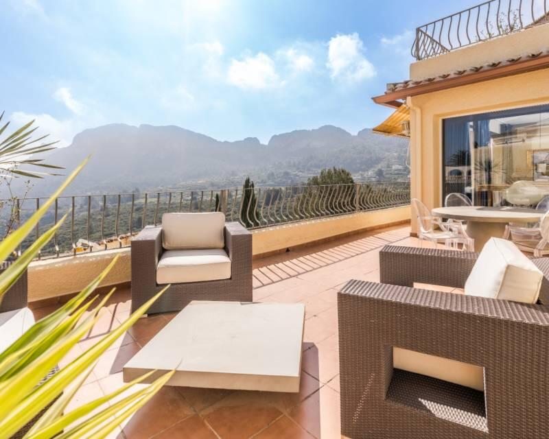 6 bedroom Villa for sale