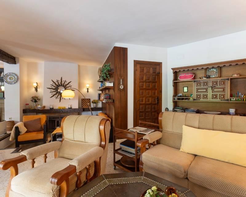 5 bedroom Villa for sale