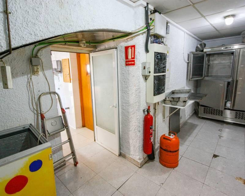 4 Schlafzimmer Handelsimmobilie zu verkaufen