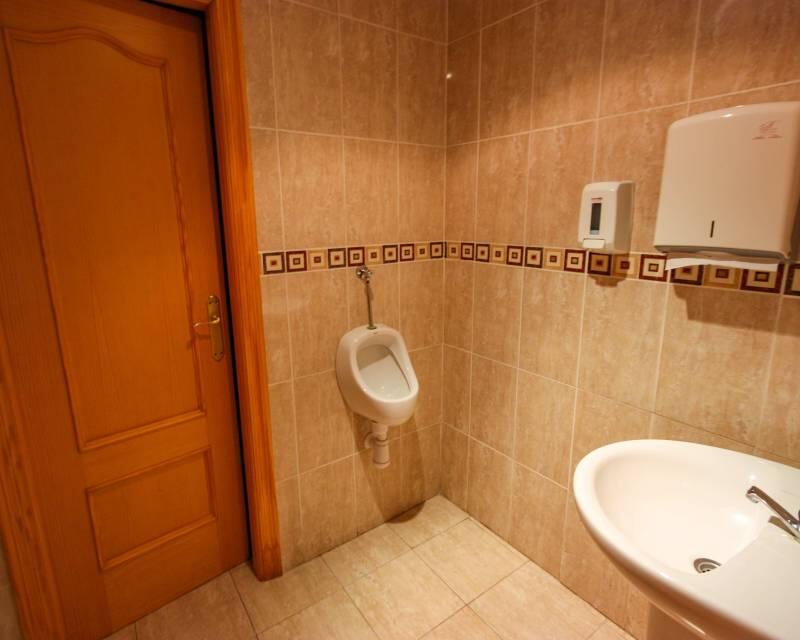 4 Schlafzimmer Handelsimmobilie zu verkaufen