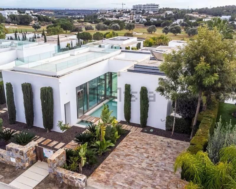 4 bedroom Villa for sale