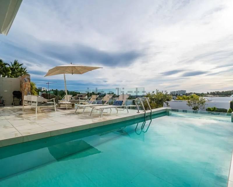 4 bedroom Villa for sale