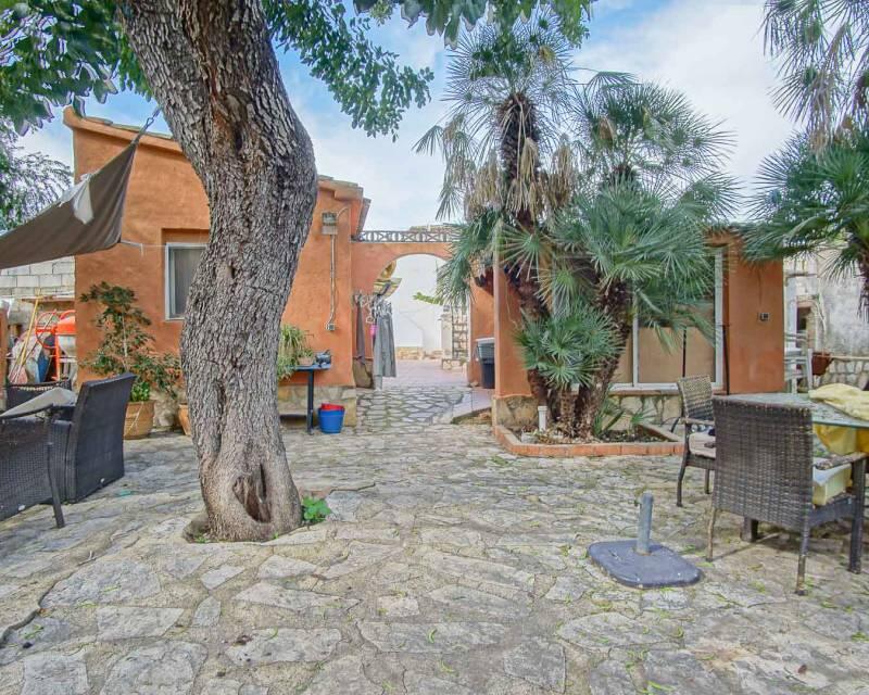6 bedroom Villa for sale