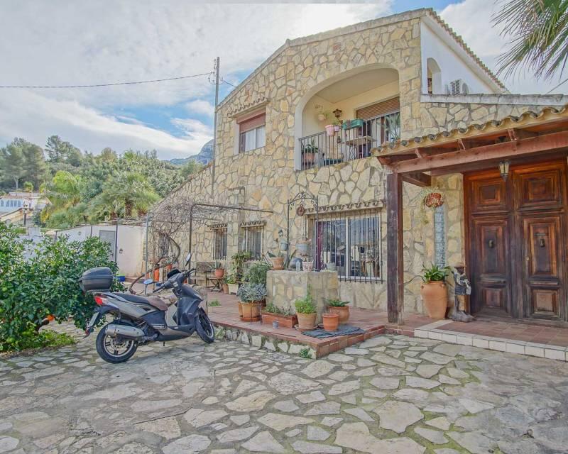 6 bedroom Villa for sale