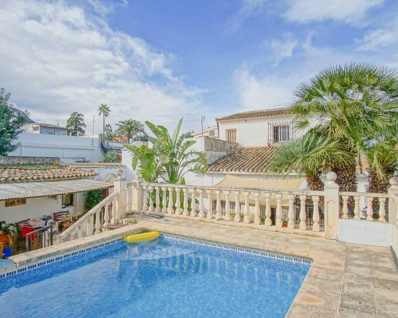 6 bedroom Villa for sale