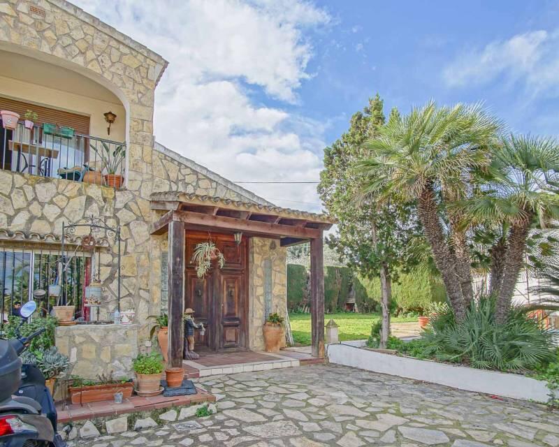 6 bedroom Villa for sale