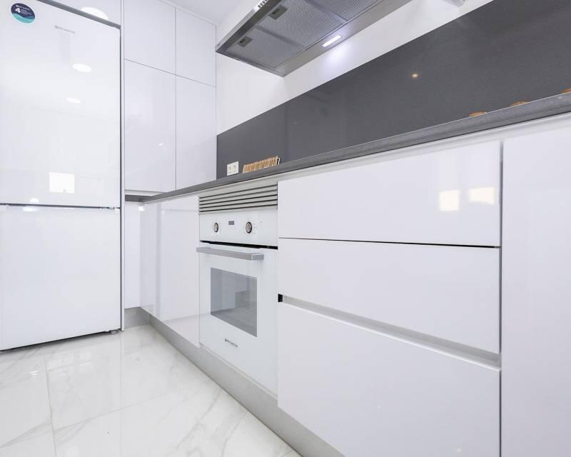 3 спальная комната квартира продается