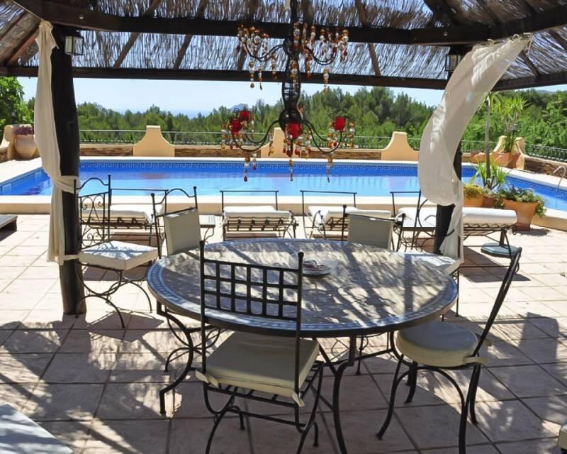 8 bedroom Villa for sale