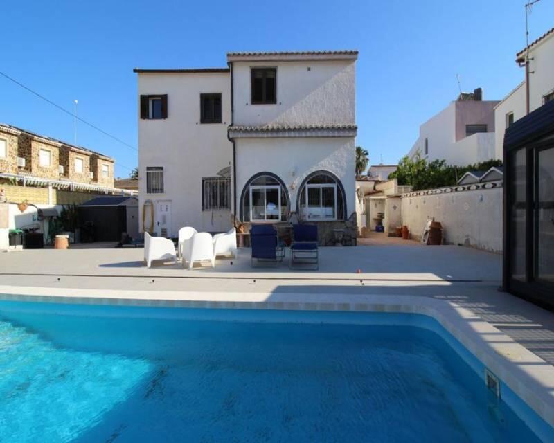 Villa till salu i Denia, Alicante