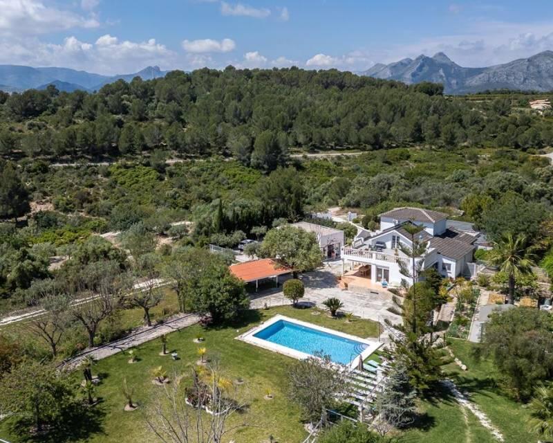 Landsted til salg i Denia, Alicante