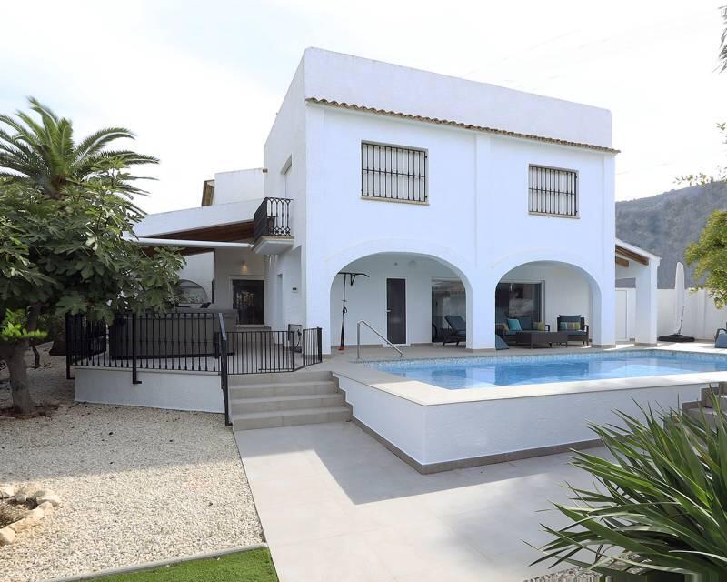 Villa zu verkaufen in Albir, Alicante