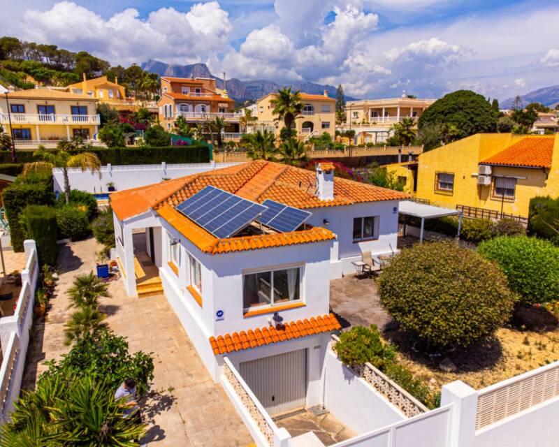 Villa for sale in La Nucia, Alicante