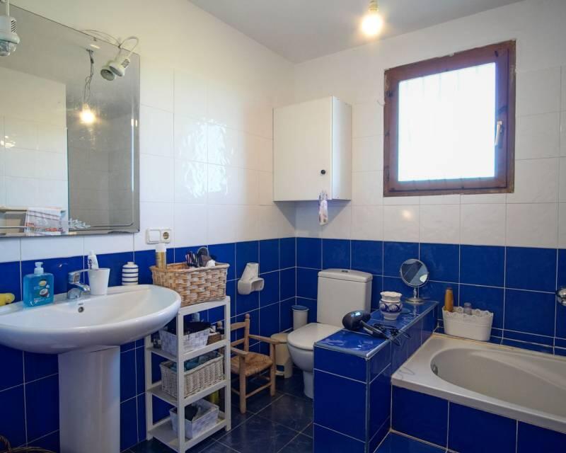 6 bedroom Villa for sale