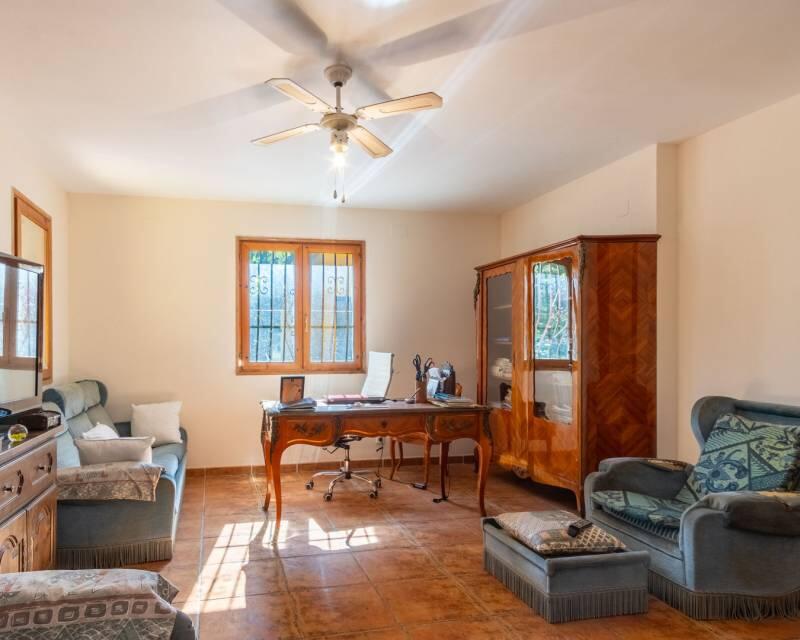 6 bedroom Villa for sale