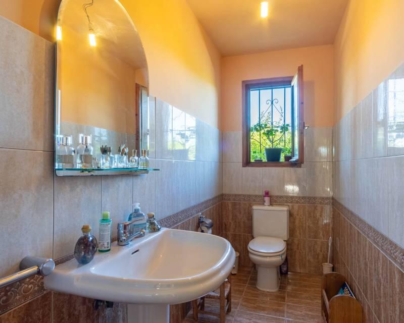 6 bedroom Villa for sale