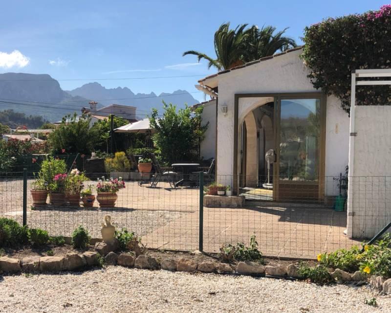 16 bedroom Villa for sale