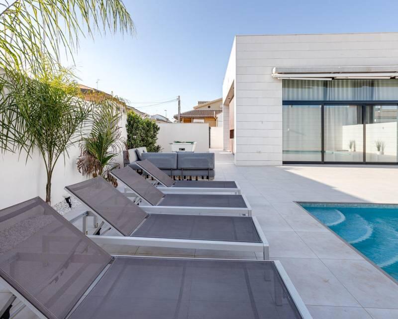 3 slaapkamer Villa Te koop 3 slaapkamer Villa Te koop