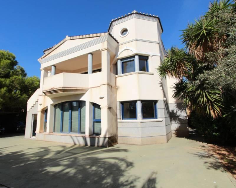 4 bedroom Villa for sale