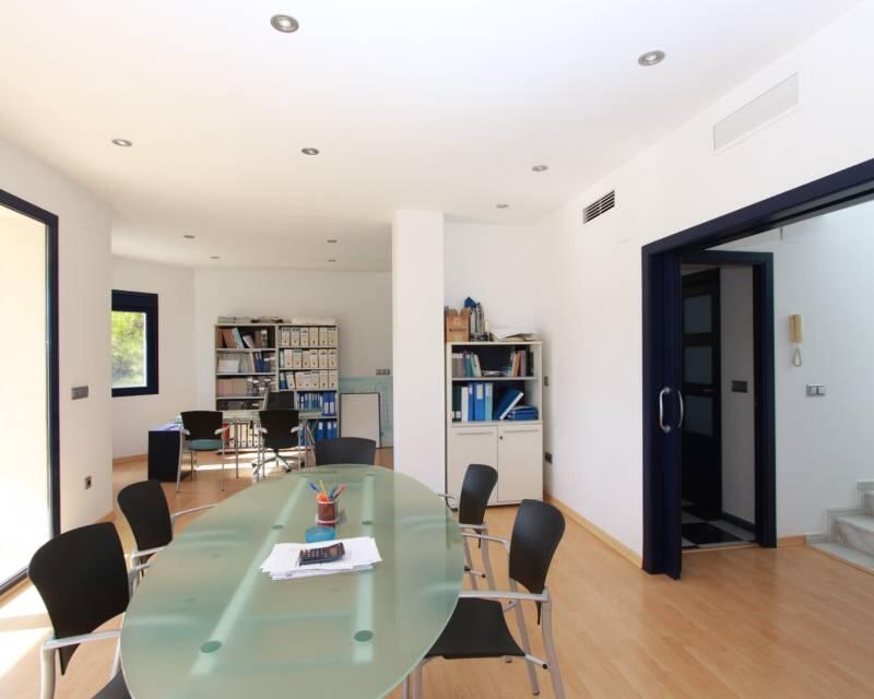 4 bedroom Villa for sale