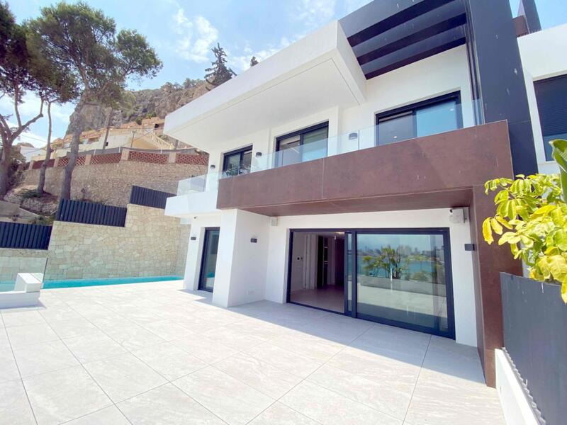 4 bedroom Apartment for sale