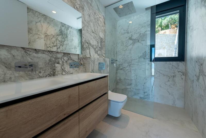 4 bedroom Apartment for sale