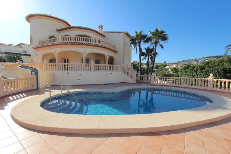 Villa en venta en Benissa, Alicante