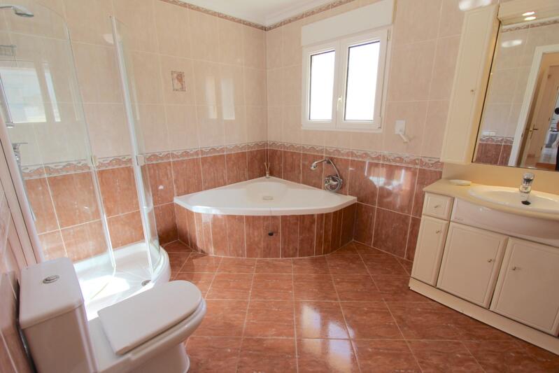 4 Cuarto Villa en venta