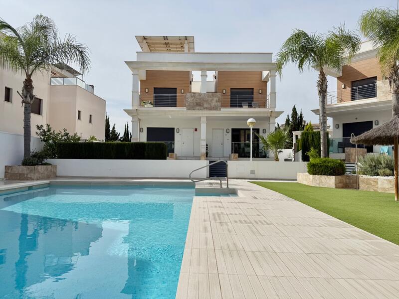 3 bedroom Townhouse for sale