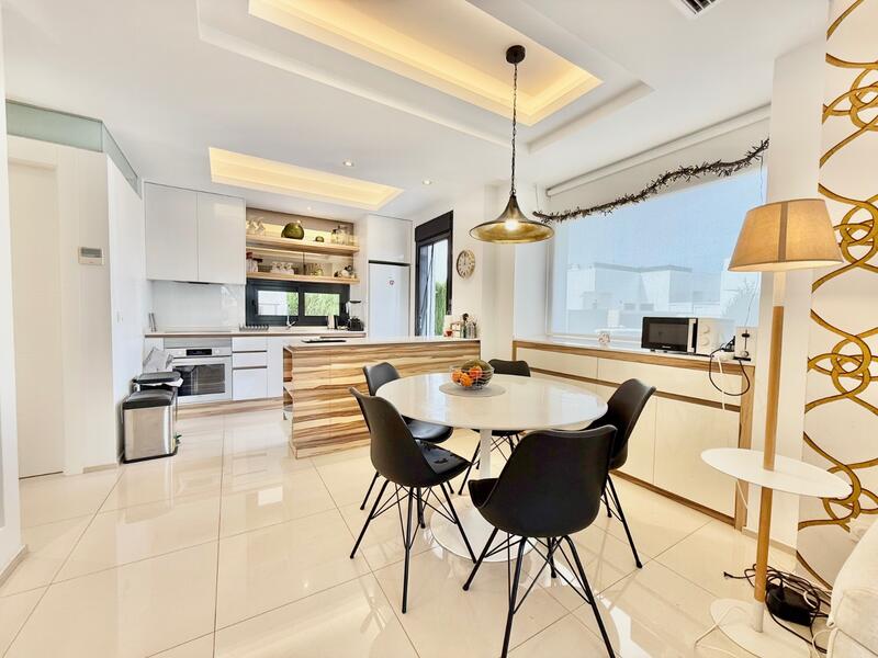 3 bedroom Townhouse for sale