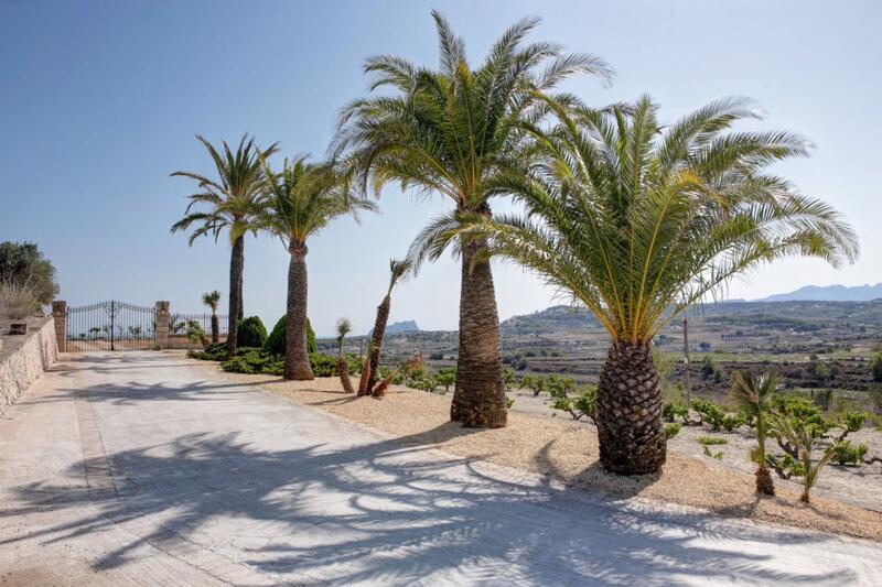 4 bedroom Country House for sale