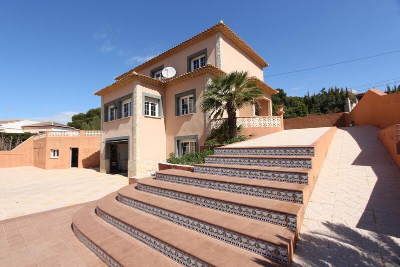 Villa Te koop in Calpe, Alicante