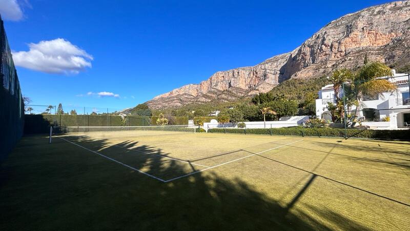 5 bedroom Villa for sale