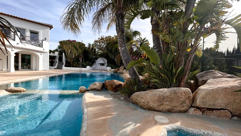 5 bedroom Villa for sale