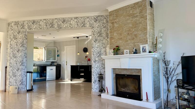 4 спальная комната вилла продается