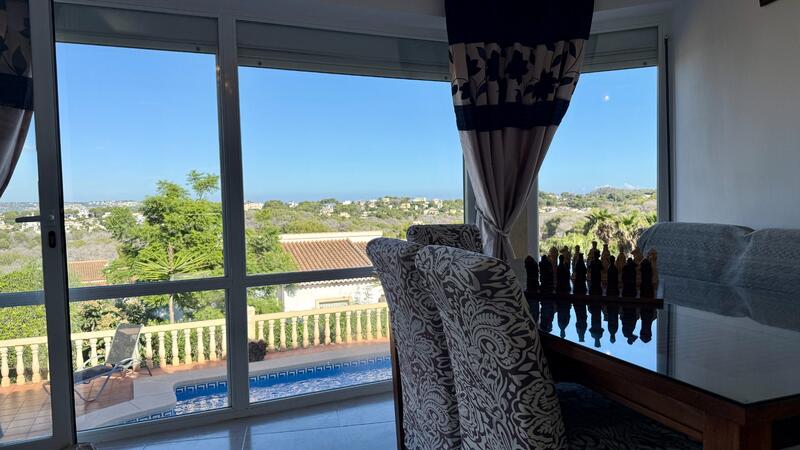 4 спальная комната вилла продается