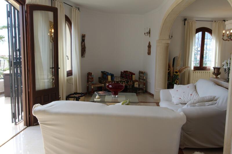 4 спальная комната вилла продается