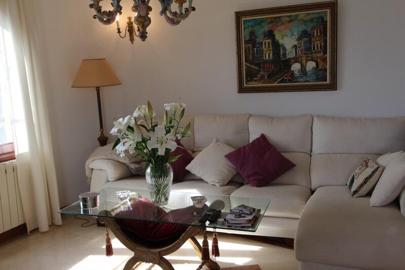 4 спальная комната вилла продается