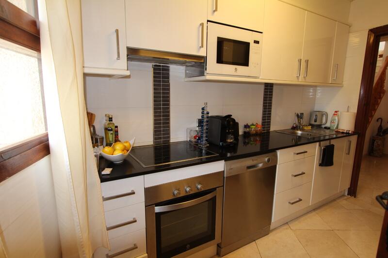 4 спальная комната вилла продается