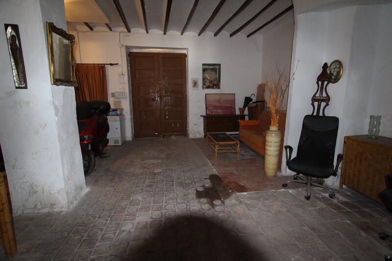 4 bedroom Townhouse for sale