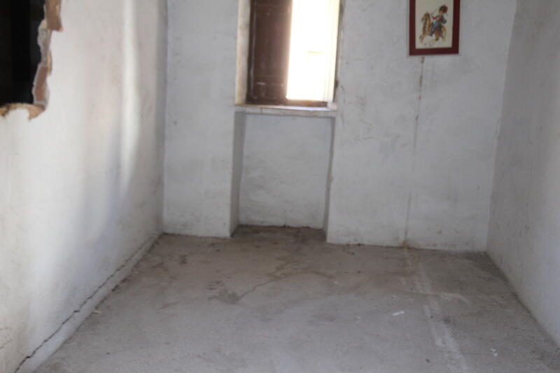 4 bedroom Townhouse for sale