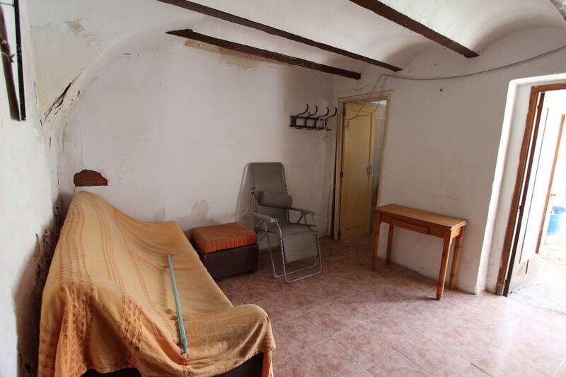 4 bedroom Townhouse for sale