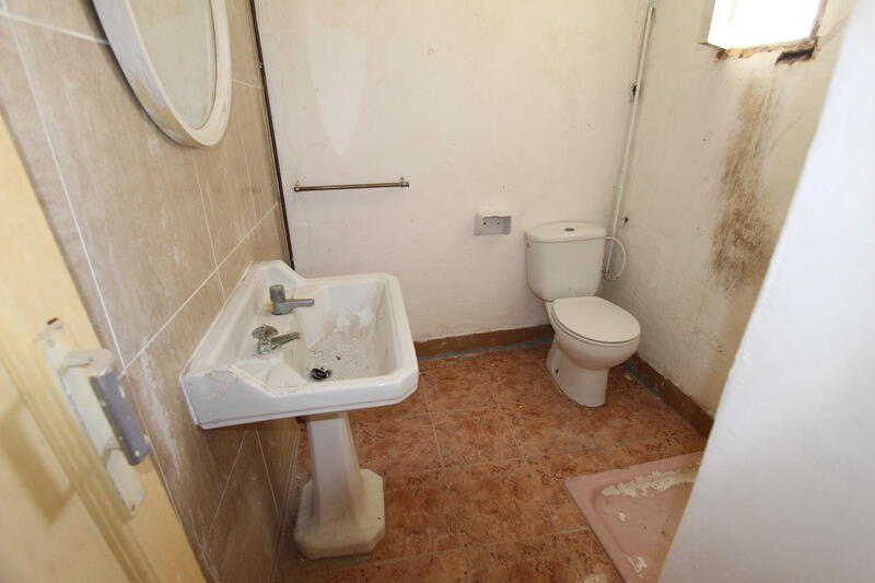 4 bedroom Townhouse for sale