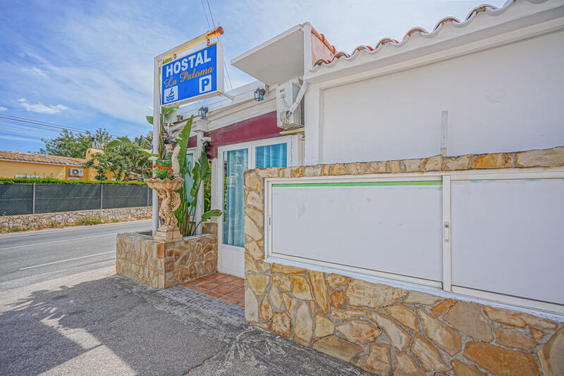 16 Cuarto Local Comercial en venta